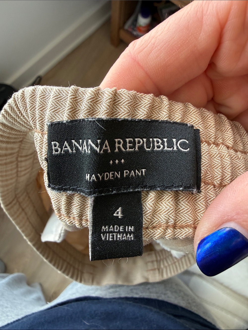 Banana Republic Women’s Beige Drawstring Casual Pants - Picture 3 of 5